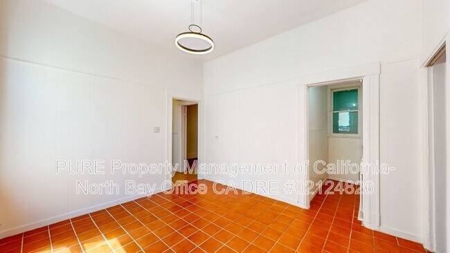 28 Cunningham Pl San Francisco, CA 94110 photo 3