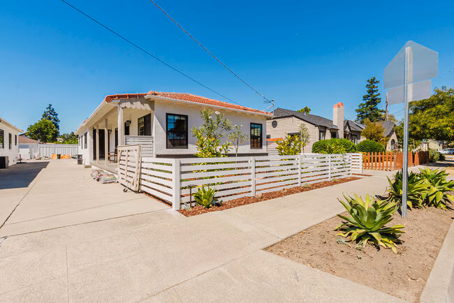73 E Hedding St San Jose, CA 95112 photo 2
