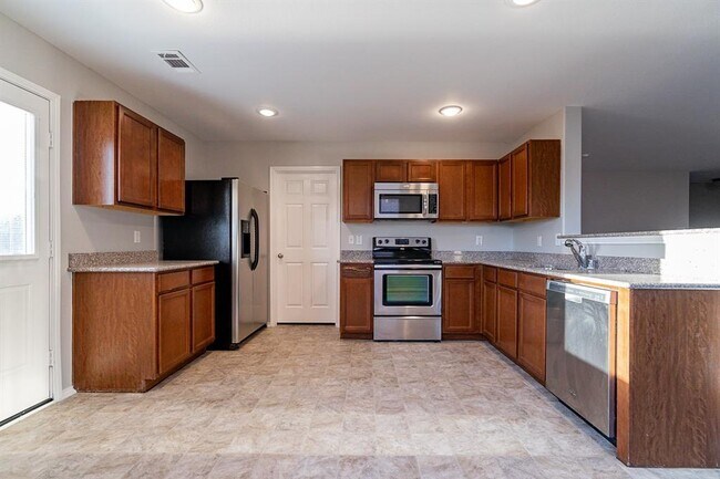 311 Mistflower Lane, Fate, TX 75087 photo 4