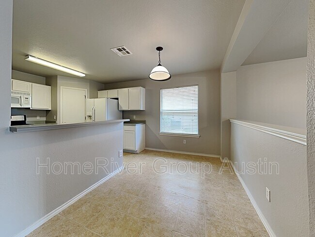 708 Encanto Dr Leander, TX 78641 photo 3