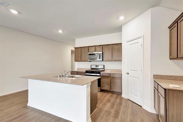 1006 Honey Maple St Princeton, TX 75407 photo 4