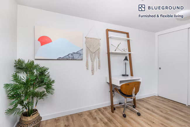 3600 Palatine Ave N Seattle, WA 98103 photo 4