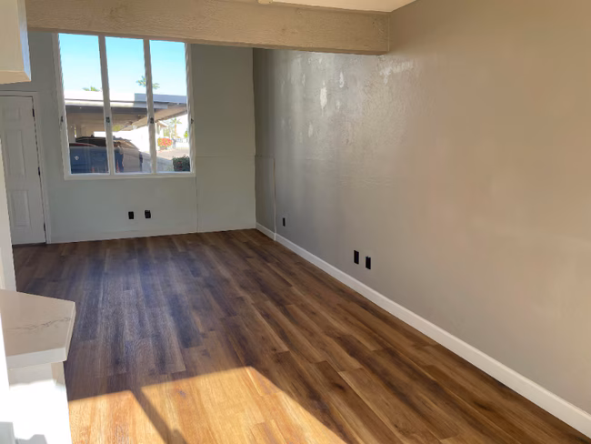 4240 N Longview Ave Phoenix, AZ 85014 photo 4