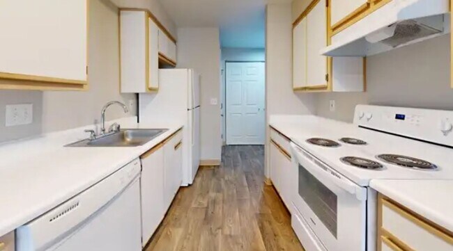 Parkhurst Apartments photo 2