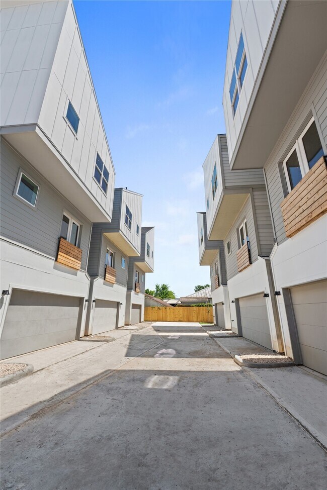 113 Milby Street, Houston, TX 77003 photo 2