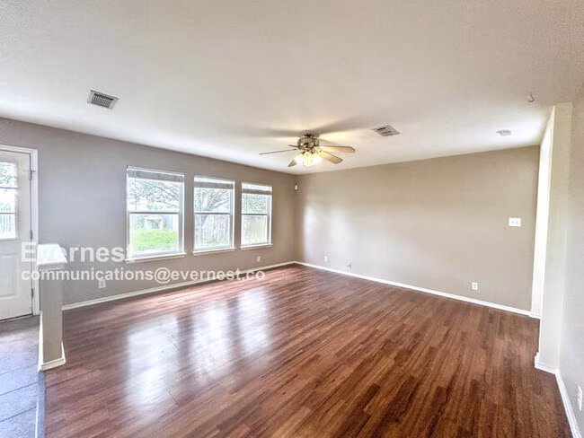 2671 Hunt St New Braunfels, TX 78130 photo 5
