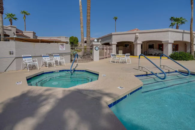9151 West Greenway Road, Peoria, AZ 85381 photo 5