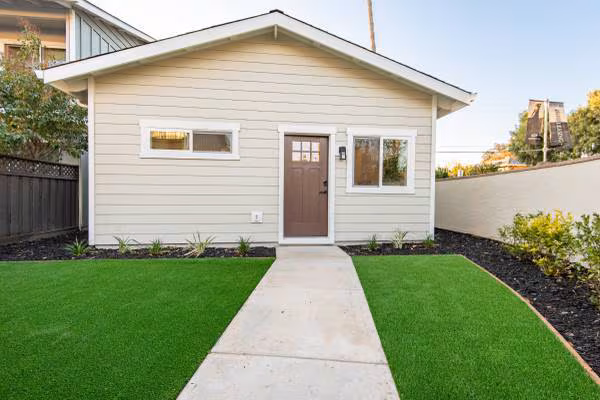 678 Bellflower photo 3