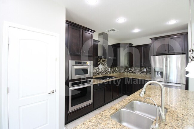 1611 W Tombstone Trail Phoenix, AZ 85085 photo 2