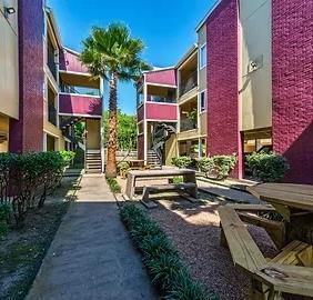 3101 S Broadway St La Porte, TX 77571 photo 4
