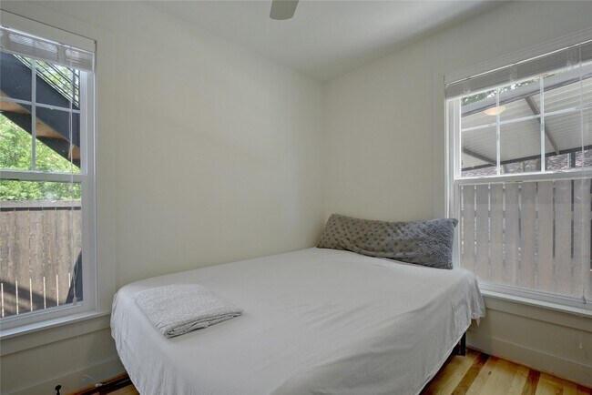 4518 Red River St Austin, TX 78751 photo 5