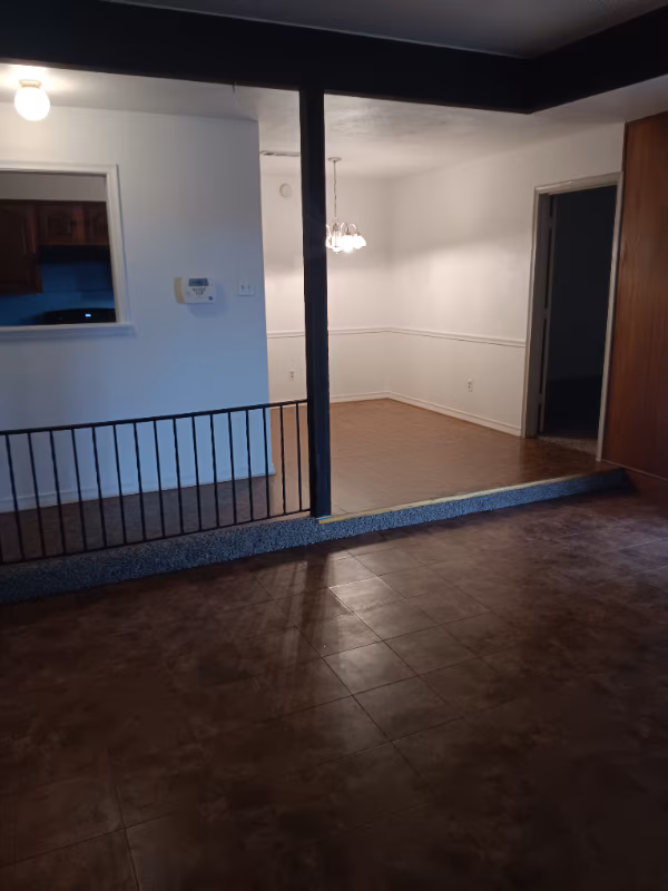 2746 Meadow Gate Ln Dallas, TX 75237 photo 4