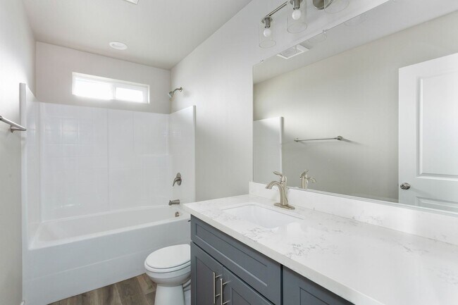 927 S Cushman Ave Tacoma, WA 98405 photo 4