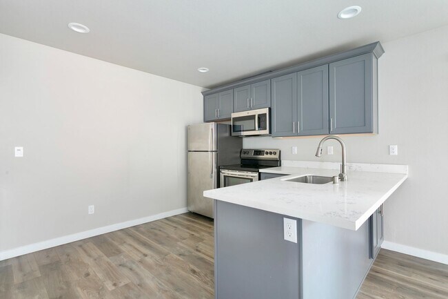 927 S Cushman Ave Tacoma, WA 98405 photo 2