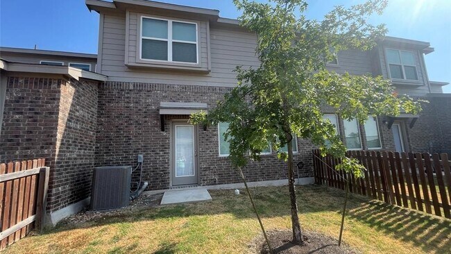 603 Caterpillar Ln Pflugerville, TX 78660 photo 3