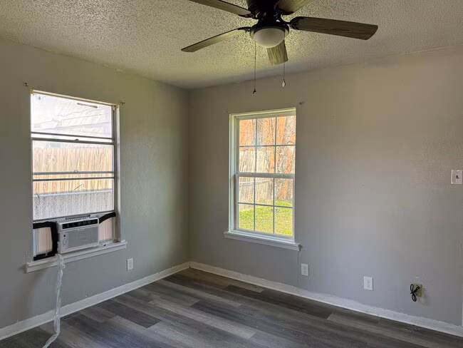 1900 N 4th St Killeen, TX 76541 photo 5