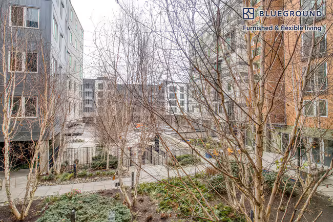 2428 NW Market St Seattle, WA 98107 photo 5