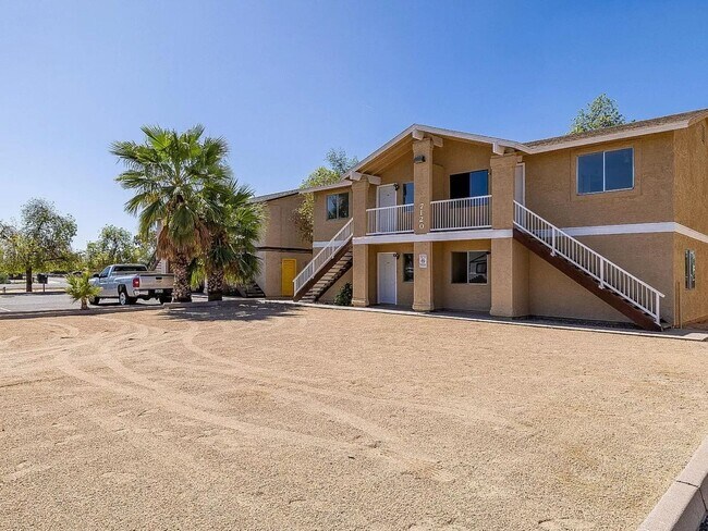 7120 North 66th Drive, Glendale, AZ 85301 photo 5