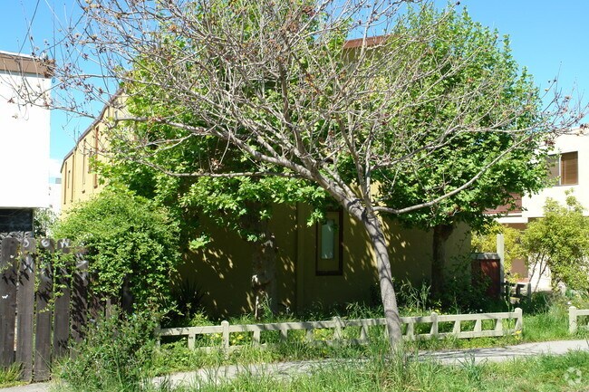 2912 Fulton Street, Berkeley, CA 94705 photo 3