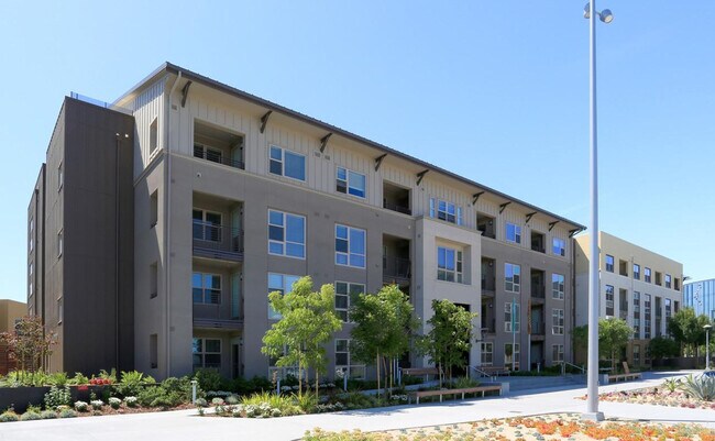 3088 Baze Rd San Mateo, CA 94403 photo 2