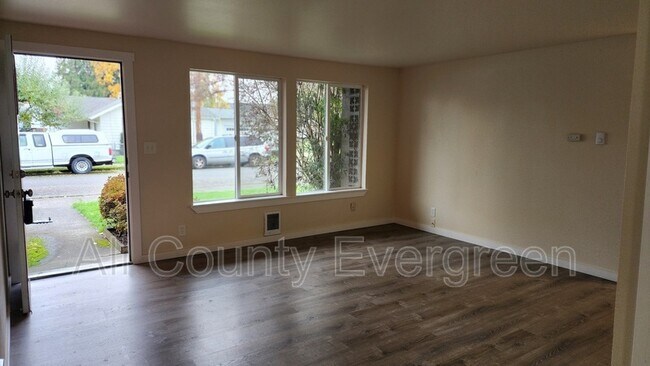 1405 Wright Ave Sumner, WA 98390 photo 2