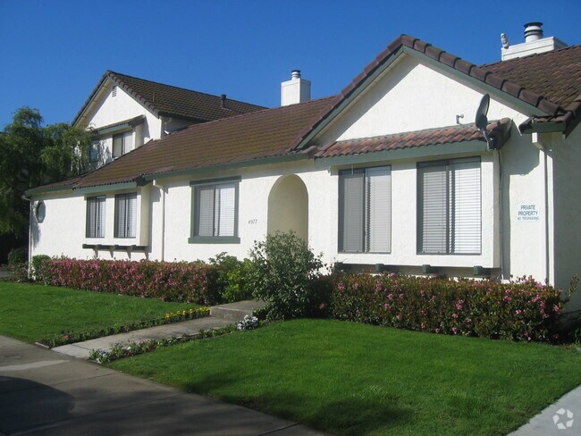 4977 Edgar photo 2