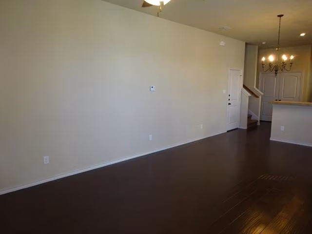 160 Creekside Villa Dr Kyle, TX 78640 photo 5