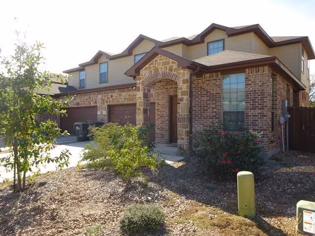 160 Creekside Villa Dr Kyle, TX 78640 photo 2