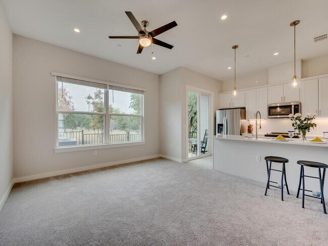 12001 Vista Parke Dr Austin, TX 78726 photo 3