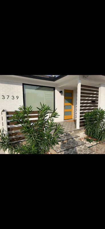 3739 Almazan Dr Dallas, TX 75220 photo 2