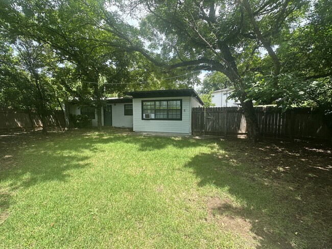 2900 W 45th St Austin, TX 78731 photo 2