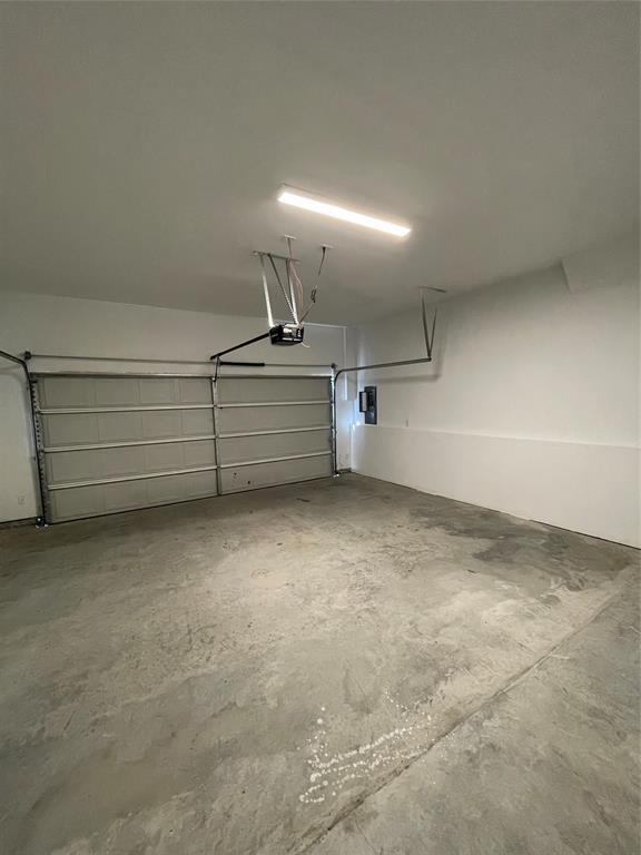 9931 Tolbert Street, Irving, TX 75063 photo 4