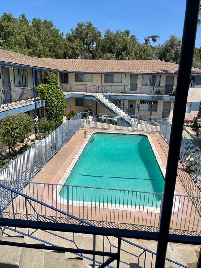 1714 Grove St San Diego, CA 92102 photo 2