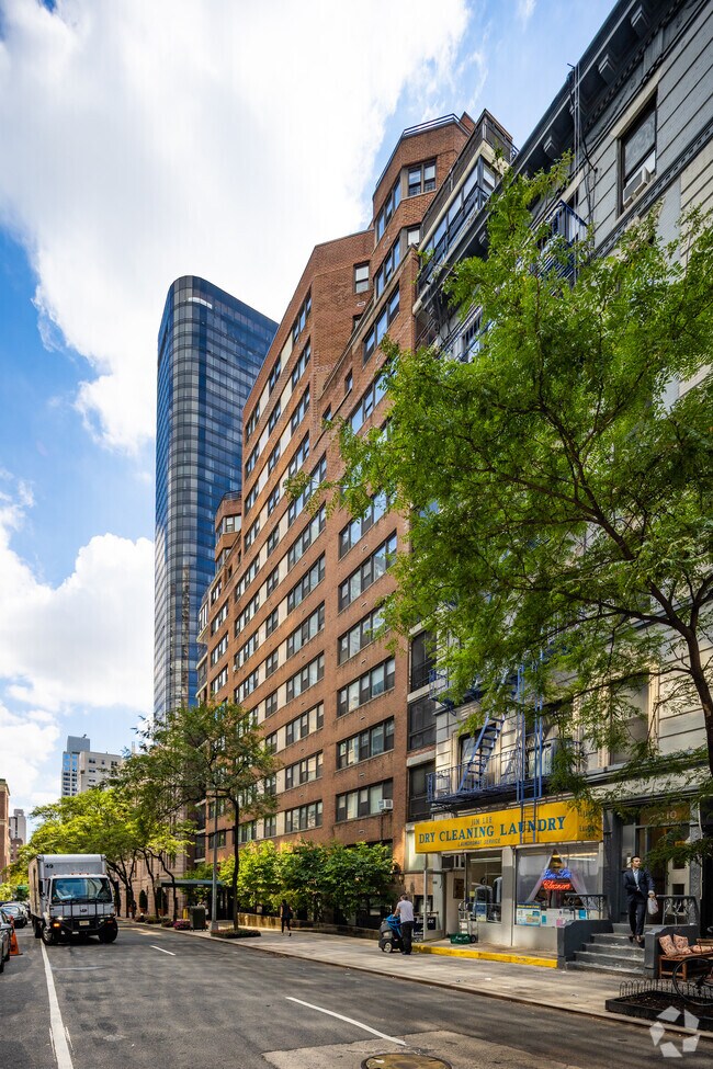 220 E 67th St New York, NY 10065 photo 5