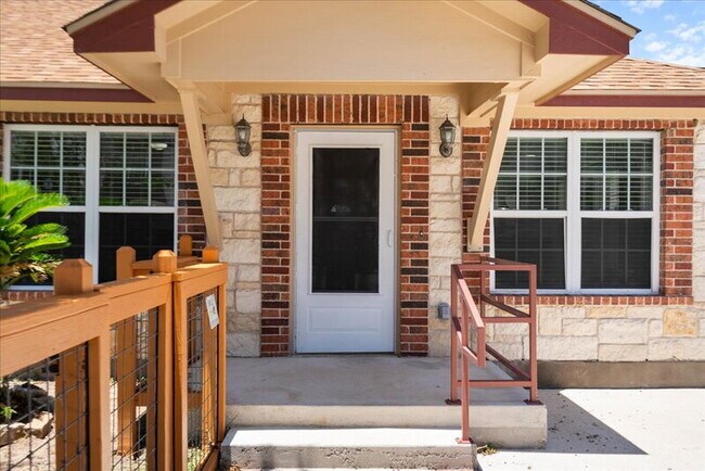 500 Tillery St Austin, TX 78702 photo 4