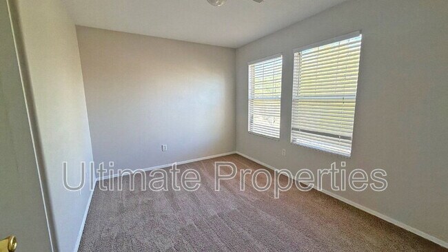6805 S 39th Ln Phoenix, AZ 85041 photo 3