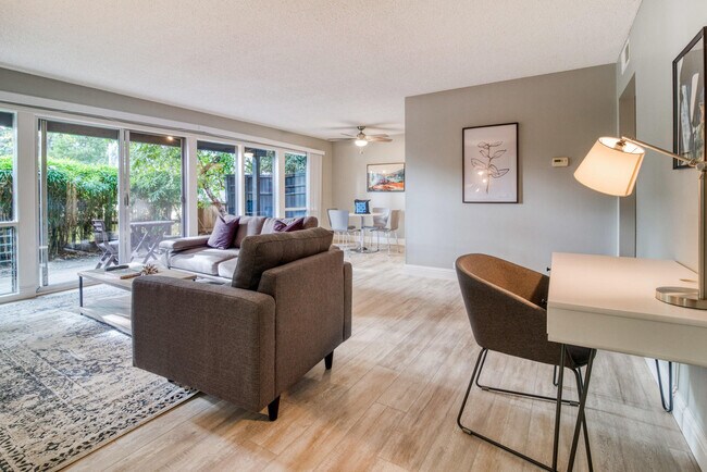 801 Middlefield Rd Palo Alto, CA 94301 photo 3