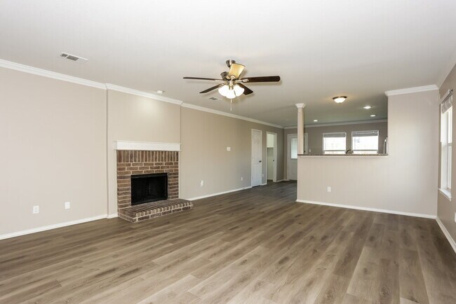 10321 Fossil Valley Drive, Fort Worth, TX 76131 photo 3