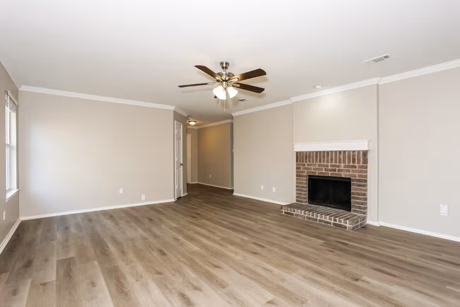 10321 Fossil Valley Drive, Fort Worth, TX 76131 photo 4