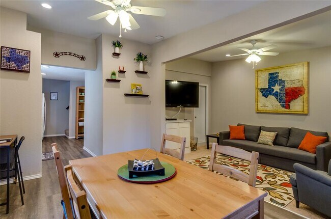 1404 Forest Park Blvd Fort Worth, TX 76110 photo 4