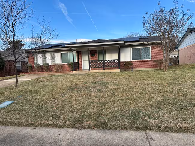 8655 Ashcroft Ave Dallas, TX 75243 photo 2