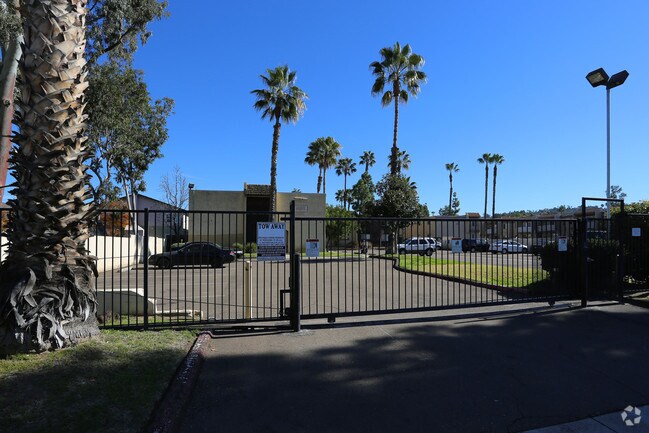 Sunshine Gardens Apartments photo 2