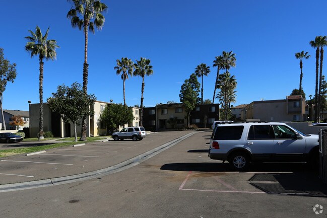 Sunshine Gardens Apartments photo 3