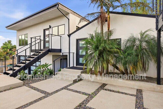 3704 Wilcox St San Diego, CA 92106 photo 2
