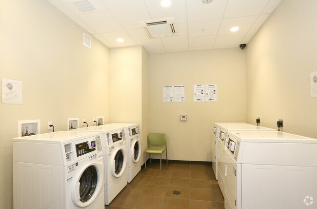 Homestead Oaks Apartments photo 5