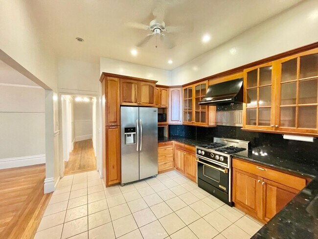 1232 7th Avenue, San Francisco, CA 94122 photo 5