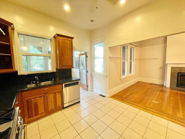1232 7th Avenue, San Francisco, CA 94122 photo 4