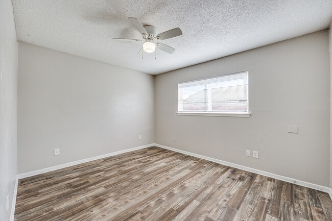 Hart House Apartments photo 5