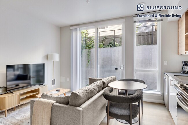 2222 15th Ave W Seattle, WA 98119 photo 5