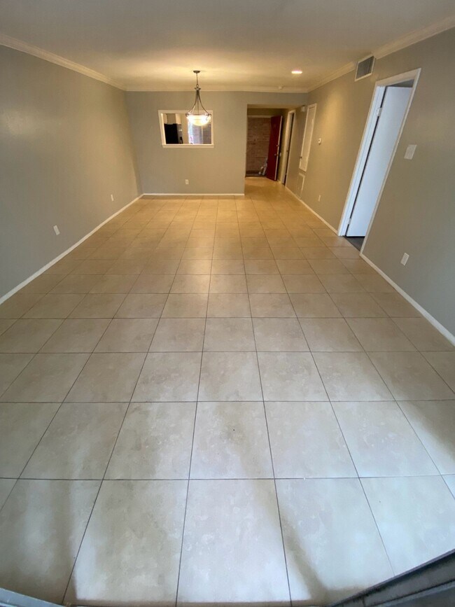2210 Dorrington Street, Houston, TX 77030 photo 2